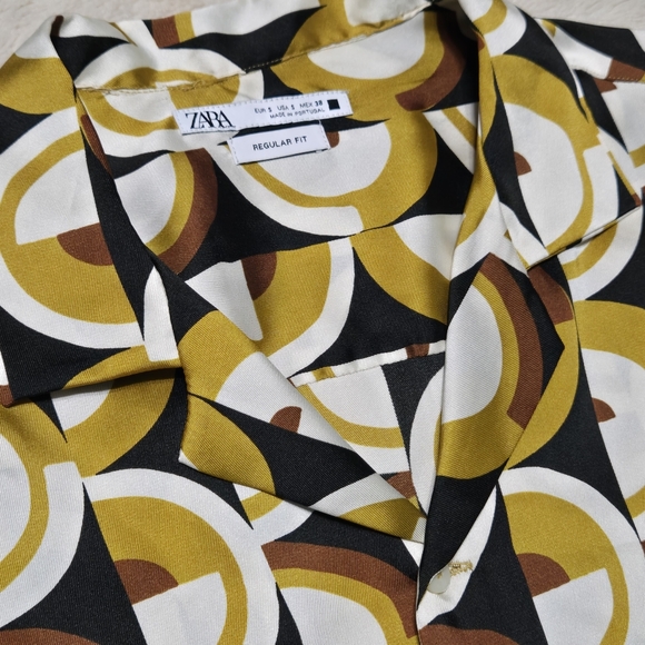 Zara Geometric Satin Soft Print Top, regular fit, Small - Picture 5 of 13